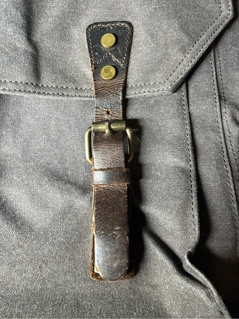 Vaschy Waxed Canvas & Leather Messenger Bag in Gray/Brown